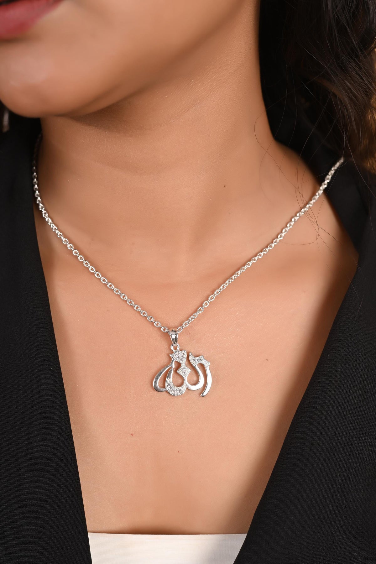 Allah Pendant Necklace – Sparkling Arabic Calligraphy Jewelry, Hypoallergenic Unisex Faith Symbol