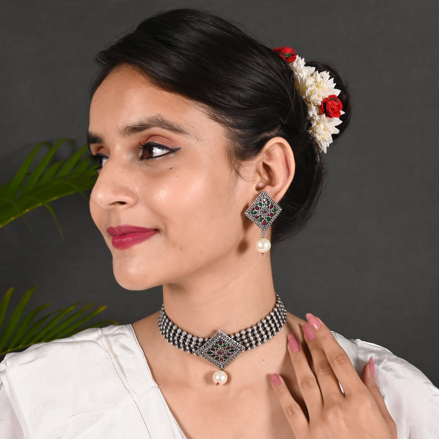 Tanusha Jewels Beautiful Square Choker Jewel Set For Womens